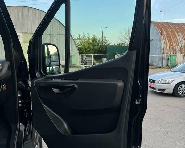 Черный Мерседес Sprinter, объемом двигателя 2.99 л и пробегом 271 тыс. км за 38700 $, фото 34 на Automoto.ua