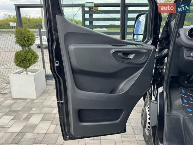Черный Мерседес Sprinter, объемом двигателя 2.2 л и пробегом 286 тыс. км за 38900 $, фото 13 на Automoto.ua
