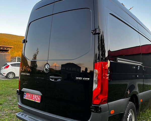 Черный Мерседес Sprinter, объемом двигателя 2.2 л и пробегом 208 тыс. км за 25000 $, фото 9 на Automoto.ua