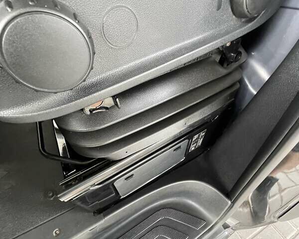 Черный Мерседес Sprinter, объемом двигателя 2.2 л и пробегом 248 тыс. км за 25000 $, фото 34 на Automoto.ua