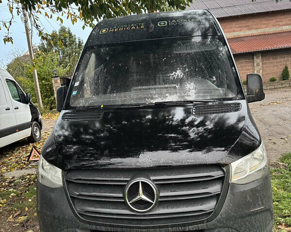 Черный Мерседес Sprinter, объемом двигателя 0 л и пробегом 270 тыс. км за 24500 $, фото 1 на Automoto.ua