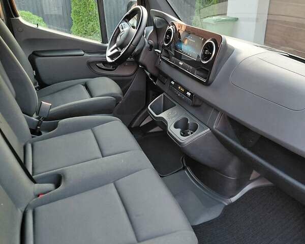 Черный Мерседес Sprinter, объемом двигателя 2.2 л и пробегом 345 тыс. км за 33000 $, фото 14 на Automoto.ua