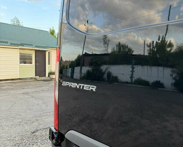 Черный Мерседес Sprinter, объемом двигателя 2.99 л и пробегом 271 тыс. км за 38700 $, фото 16 на Automoto.ua