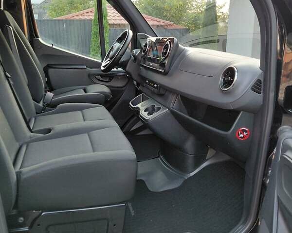 Черный Мерседес Sprinter, объемом двигателя 2.2 л и пробегом 345 тыс. км за 33000 $, фото 13 на Automoto.ua