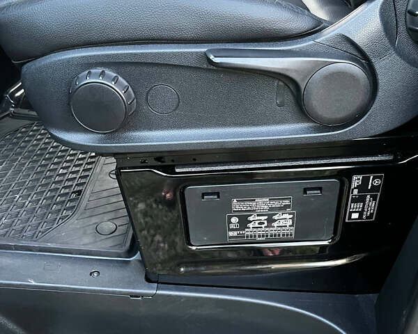 Черный Мерседес Sprinter, объемом двигателя 2.2 л и пробегом 208 тыс. км за 25000 $, фото 28 на Automoto.ua