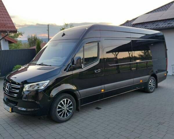 Черный Мерседес Sprinter, объемом двигателя 2.2 л и пробегом 345 тыс. км за 33000 $, фото 2 на Automoto.ua
