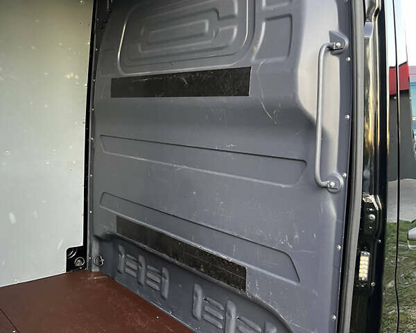 Черный Мерседес Sprinter, объемом двигателя 2.2 л и пробегом 208 тыс. км за 25000 $, фото 17 на Automoto.ua