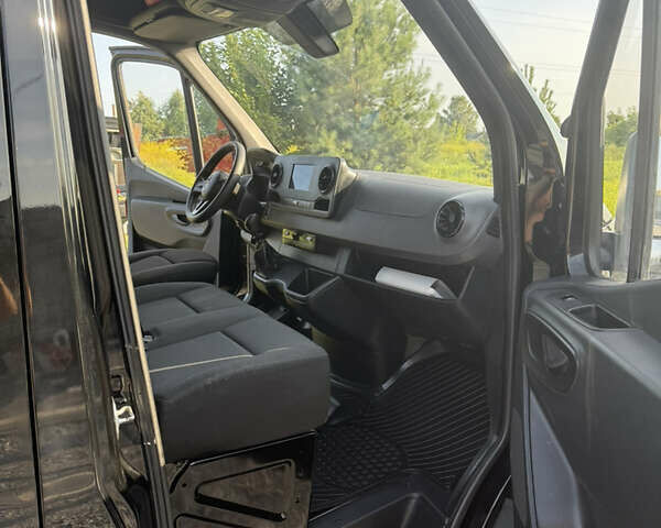 Черный Мерседес Sprinter, объемом двигателя 0 л и пробегом 247 тыс. км за 24200 $, фото 26 на Automoto.ua
