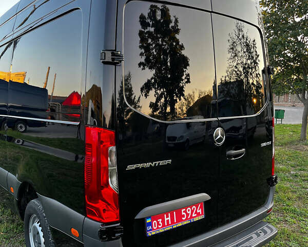Черный Мерседес Sprinter, объемом двигателя 2.2 л и пробегом 208 тыс. км за 25000 $, фото 7 на Automoto.ua