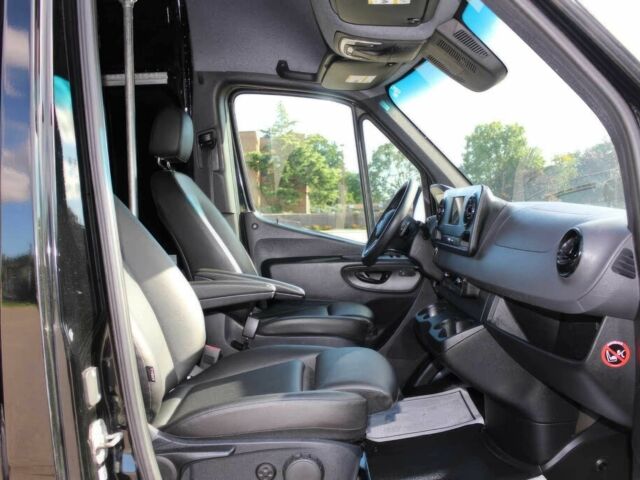 Черный Мерседес Sprinter, объемом двигателя 3 л и пробегом 34 тыс. км за 15000 $, фото 8 на Automoto.ua