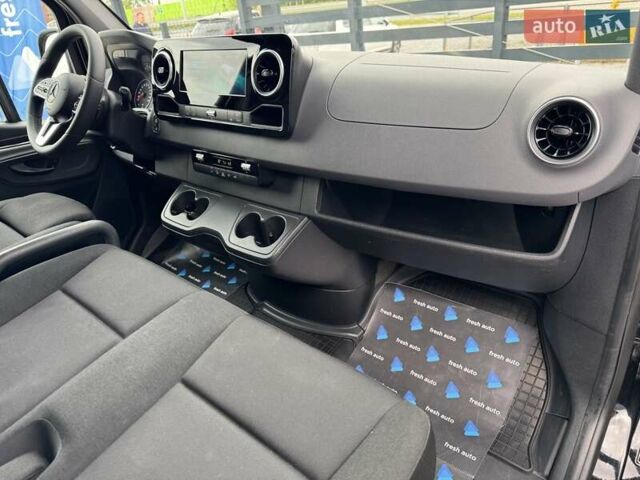 Черный Мерседес Sprinter, объемом двигателя 2.2 л и пробегом 286 тыс. км за 38900 $, фото 31 на Automoto.ua
