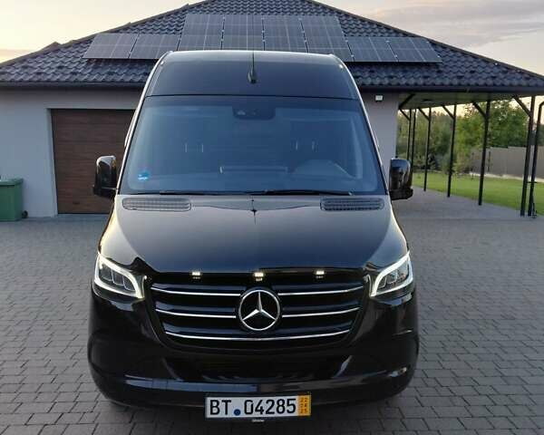 Черный Мерседес Sprinter, объемом двигателя 2.2 л и пробегом 345 тыс. км за 33000 $, фото 3 на Automoto.ua