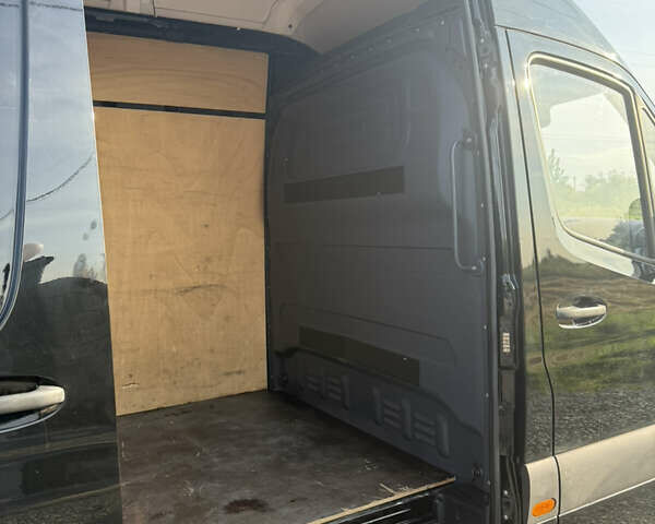 Черный Мерседес Sprinter, объемом двигателя 0 л и пробегом 247 тыс. км за 24200 $, фото 21 на Automoto.ua