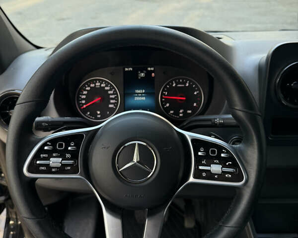 Чорний Мерседес Sprinter, об'ємом двигуна 3 л та пробігом 255 тис. км за 55018 $, фото 17 на Automoto.ua