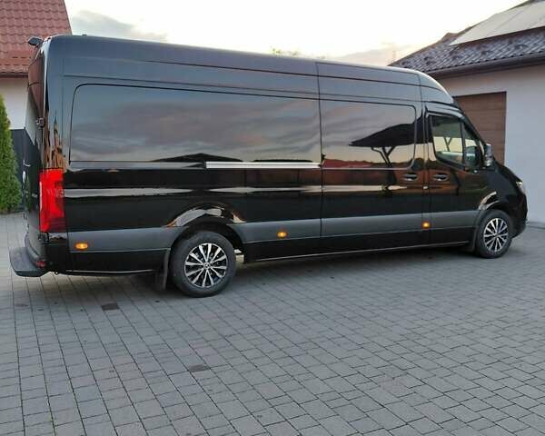 Черный Мерседес Sprinter, объемом двигателя 2.2 л и пробегом 345 тыс. км за 33000 $, фото 1 на Automoto.ua
