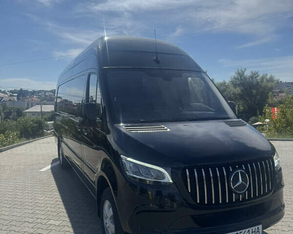 Черный Мерседес Sprinter, объемом двигателя 2.14 л и пробегом 204 тыс. км за 36136 $, фото 1 на Automoto.ua