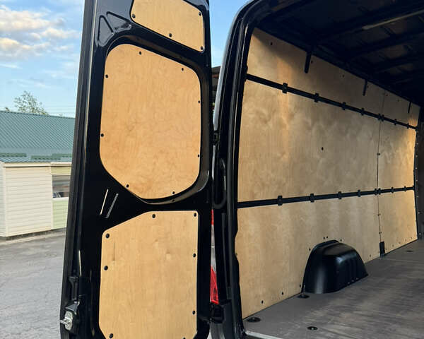 Черный Мерседес Sprinter, объемом двигателя 2.99 л и пробегом 271 тыс. км за 38700 $, фото 48 на Automoto.ua
