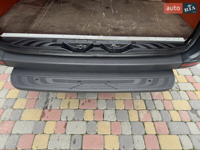 Черный Мерседес Sprinter, объемом двигателя 2.2 л и пробегом 300 тыс. км за 30500 $, фото 11 на Automoto.ua