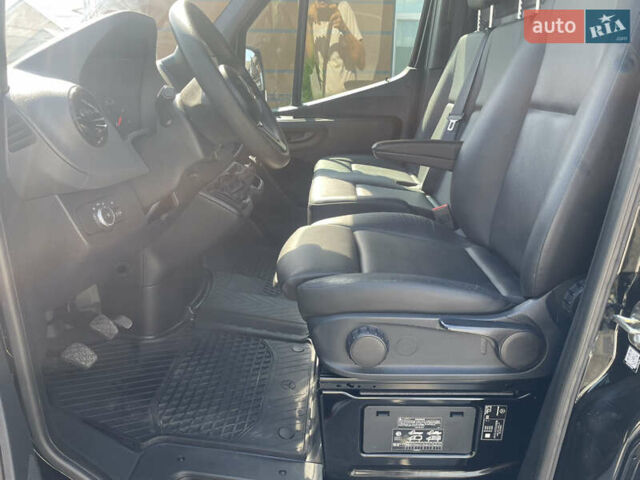 Черный Мерседес Sprinter, объемом двигателя 2.2 л и пробегом 207 тыс. км за 22000 $, фото 17 на Automoto.ua