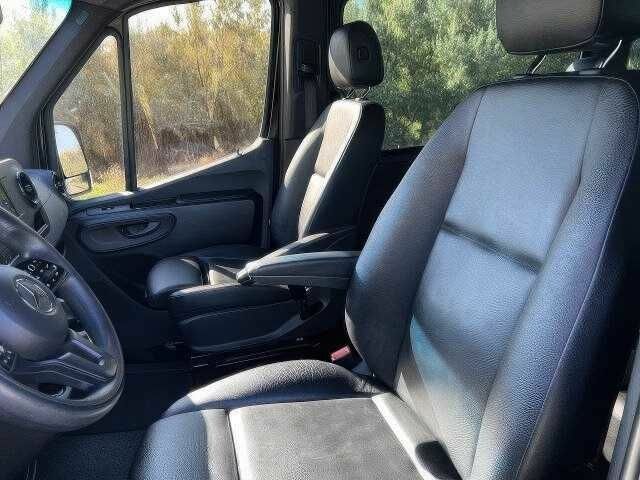 Черный Мерседес Sprinter, объемом двигателя 3 л и пробегом 34 тыс. км за 13500 $, фото 8 на Automoto.ua