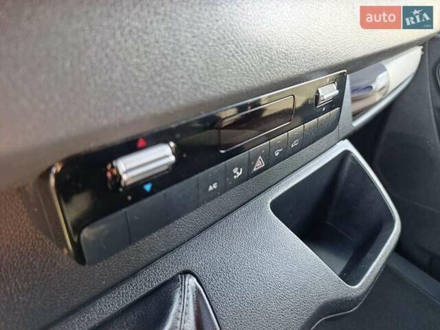 Черный Мерседес Sprinter, объемом двигателя 2.2 л и пробегом 278 тыс. км за 24700 $, фото 18 на Automoto.ua