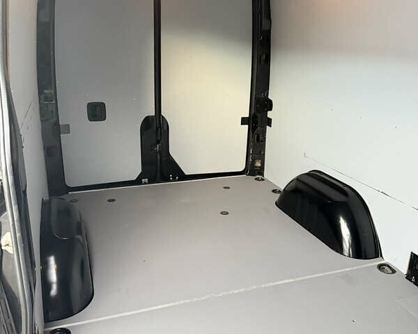 Черный Мерседес Sprinter, объемом двигателя 2.2 л и пробегом 349 тыс. км за 28900 $, фото 20 на Automoto.ua