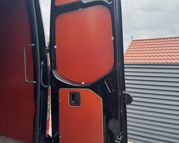 Черный Мерседес Sprinter, объемом двигателя 0 л и пробегом 257 тыс. км за 30550 $, фото 36 на Automoto.ua