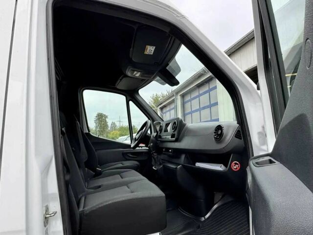 Черный Мерседес Sprinter, объемом двигателя 2 л и пробегом 50 тыс. км за 16000 $, фото 4 на Automoto.ua