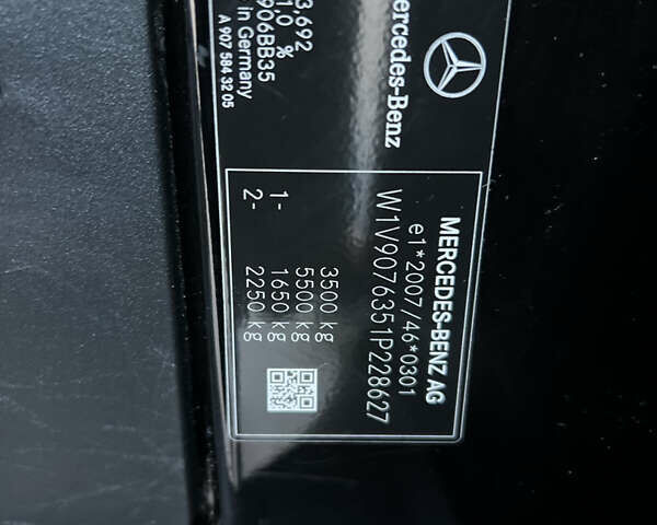 Черный Мерседес Sprinter, объемом двигателя 2.2 л и пробегом 247 тыс. км за 33900 $, фото 21 на Automoto.ua