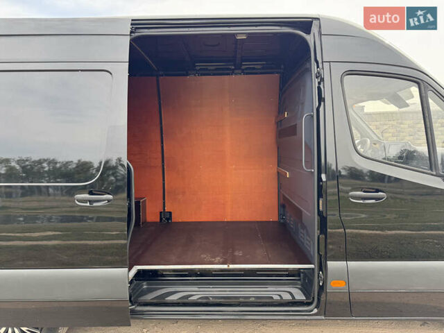 Чорний Мерседес Sprinter, об'ємом двигуна 2.2 л та пробігом 198 тис. км за 30800 $, фото 22 на Automoto.ua