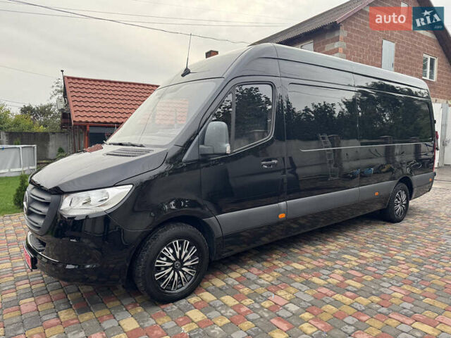 Черный Мерседес Sprinter, объемом двигателя 2.2 л и пробегом 257 тыс. км за 30990 $, фото 1 на Automoto.ua