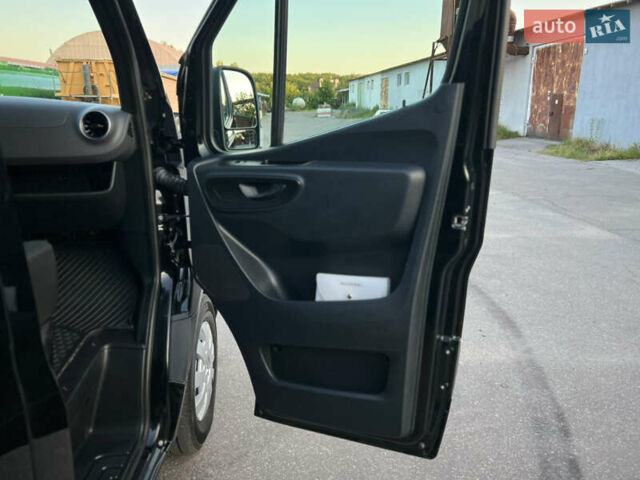 Черный Мерседес Sprinter, объемом двигателя 2.2 л и пробегом 247 тыс. км за 33900 $, фото 16 на Automoto.ua