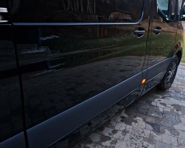Черный Мерседес Sprinter, объемом двигателя 2.2 л и пробегом 268 тыс. км за 29492 $, фото 25 на Automoto.ua