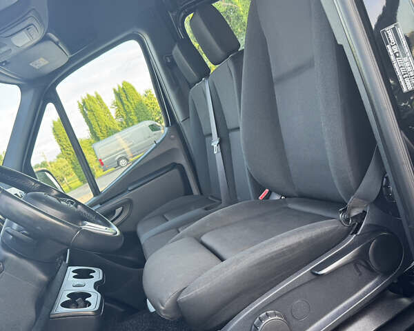 Черный Мерседес Sprinter, объемом двигателя 3 л и пробегом 120 тыс. км за 55990 $, фото 21 на Automoto.ua