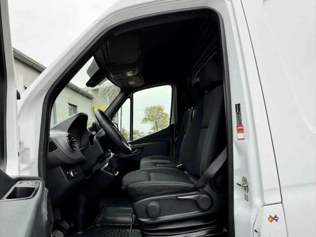 Черный Мерседес Sprinter, объемом двигателя 2 л и пробегом 50 тыс. км за 16000 $, фото 5 на Automoto.ua