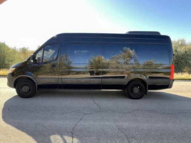 Черный Мерседес Sprinter, объемом двигателя 3 л и пробегом 34 тыс. км за 13500 $, фото 3 на Automoto.ua