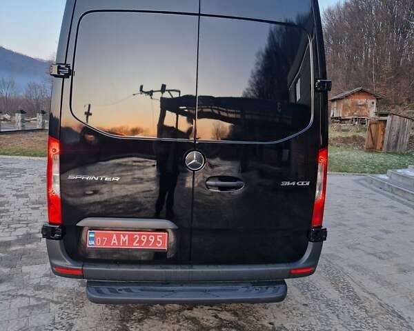 Черный Мерседес Sprinter, объемом двигателя 2.2 л и пробегом 268 тыс. км за 29492 $, фото 3 на Automoto.ua