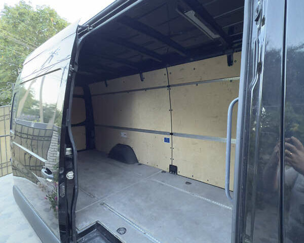 Чорний Мерседес Sprinter, об'ємом двигуна 0 л та пробігом 170 тис. км за 30124 $, фото 11 на Automoto.ua