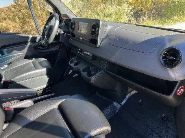 Черный Мерседес Sprinter, объемом двигателя 3 л и пробегом 34 тыс. км за 13500 $, фото 14 на Automoto.ua