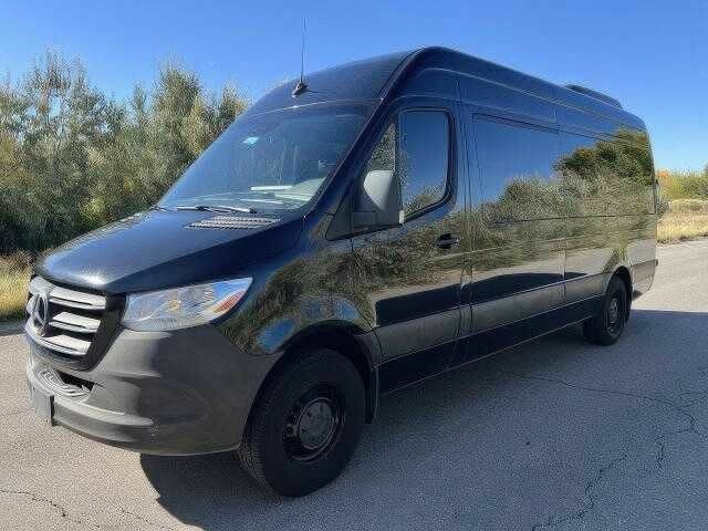 Черный Мерседес Sprinter, объемом двигателя 3 л и пробегом 34 тыс. км за 13500 $, фото 2 на Automoto.ua