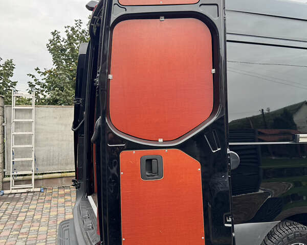 Черный Мерседес Sprinter, объемом двигателя 2.2 л и пробегом 257 тыс. км за 30990 $, фото 29 на Automoto.ua