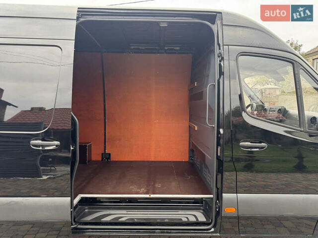 Черный Мерседес Sprinter, объемом двигателя 2.2 л и пробегом 200 тыс. км за 28500 $, фото 14 на Automoto.ua