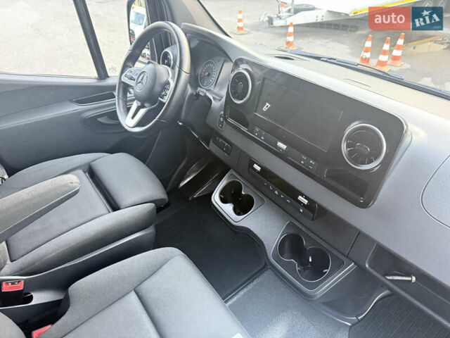 Черный Мерседес Sprinter, объемом двигателя 2.2 л и пробегом 349 тыс. км за 28900 $, фото 47 на Automoto.ua