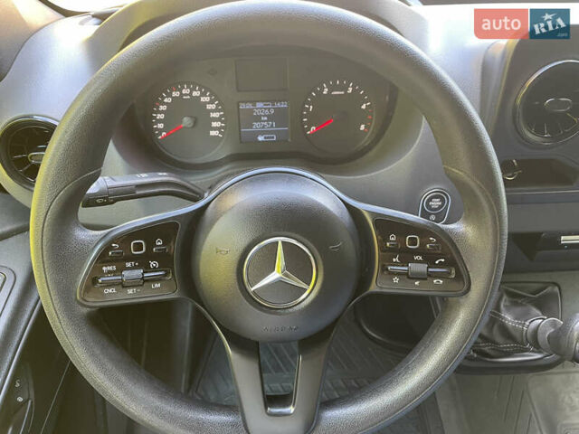 Черный Мерседес Sprinter, объемом двигателя 2.2 л и пробегом 207 тыс. км за 22000 $, фото 11 на Automoto.ua