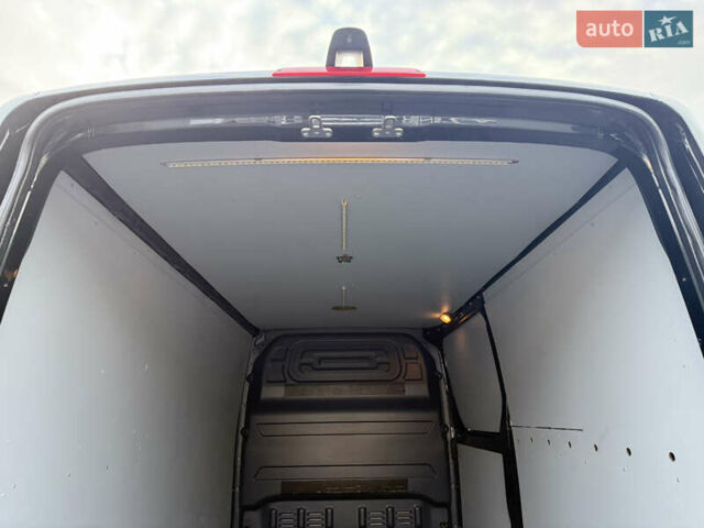 Черный Мерседес Sprinter, объемом двигателя 2.2 л и пробегом 349 тыс. км за 28900 $, фото 15 на Automoto.ua