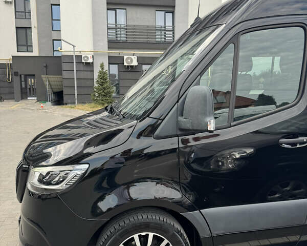 Черный Мерседес Sprinter, объемом двигателя 2.14 л и пробегом 130 тыс. км за 55000 $, фото 4 на Automoto.ua
