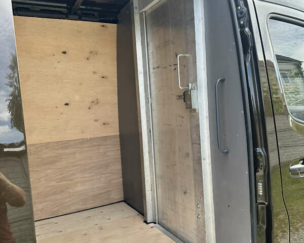Черный Мерседес Sprinter, объемом двигателя 2.2 л и пробегом 168 тыс. км за 27900 $, фото 10 на Automoto.ua