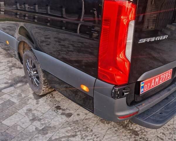 Черный Мерседес Sprinter, объемом двигателя 2.2 л и пробегом 268 тыс. км за 29492 $, фото 21 на Automoto.ua