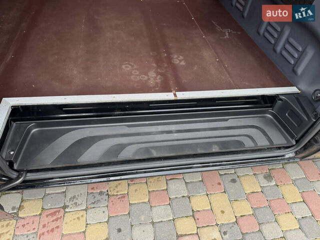 Черный Мерседес Sprinter, объемом двигателя 2.2 л и пробегом 200 тыс. км за 28500 $, фото 15 на Automoto.ua