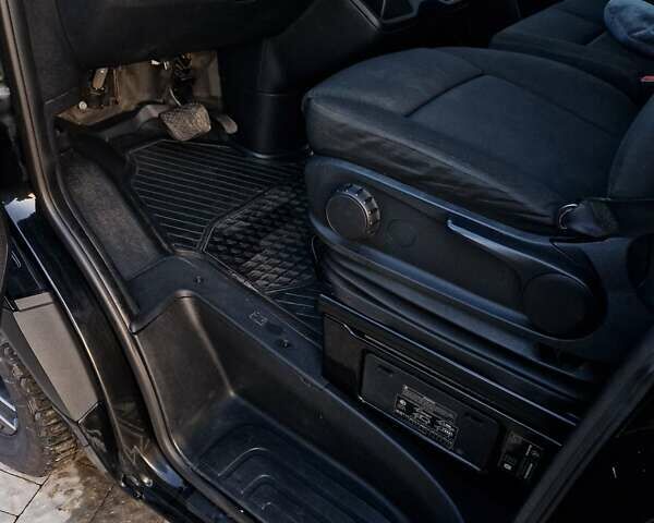 Черный Мерседес Sprinter, объемом двигателя 2.2 л и пробегом 268 тыс. км за 29492 $, фото 8 на Automoto.ua